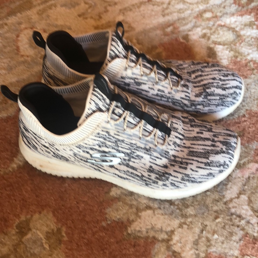 Sketchers size 11